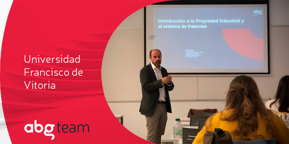 Juan Arias explica el sistema de patents als alumnes de Farmàcia de la Universitat Francisco de Vitoria